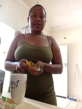 BubblyBeautiful online show from November 22, 2025, 10:47 am