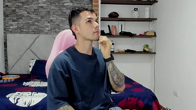 BooyHott  online show from March 1, 2026, 7:38 pm