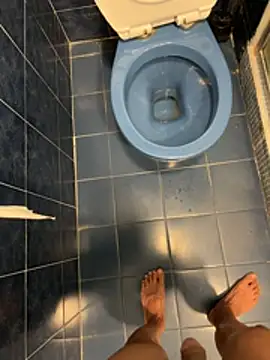 leeyoung  online show from October 11, 2025, 7:23 pm