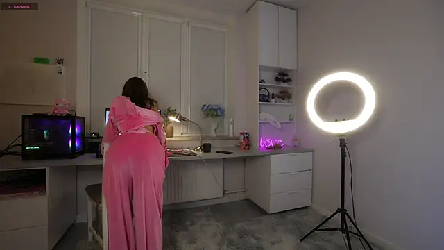 lovekissmes online show from November 2, 2025, 3:03 pm