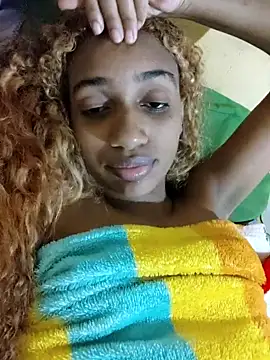 Snapshot of Barbiefox24 chatting on May 17, 2026, 7:28 am Barbiefox24 online show from May 17, 2026, 7:28 am