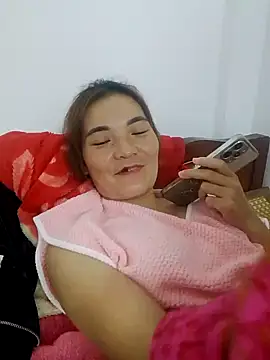 Snapshot of phuongxinhxan chatting on November 18, 2025, 2:43 pm phuongxinhxan online show from November 18, 2025, 2:43 pm