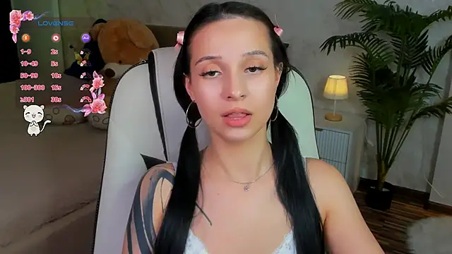 StarlitFairy online show from October 9, 2025, 5:55 pm