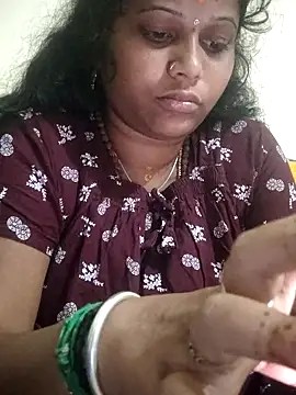 sweetqueen143 online show from November 5, 2025, 3:56 pm