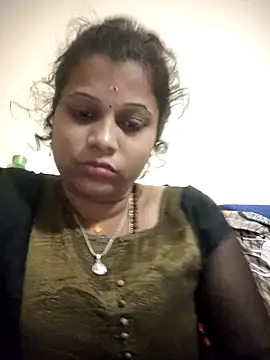 sweetqueen143 online show from November 15, 2025, 5:31 pm