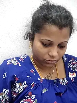 sweetqueen143 online show from March 15, 2026, 5:57 am