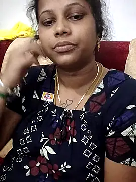 sweetqueen143 online show from April 18, 2026, 8:40 am