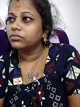 sweetqueen143 online show from May 18, 2026, 5:46 am