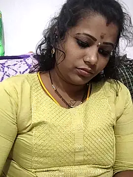 sweetqueen143 online show from May 25, 2026, 9:54 pm