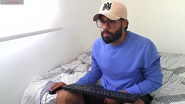 htrebor87 online show from March 27, 2026, 7:02 pm