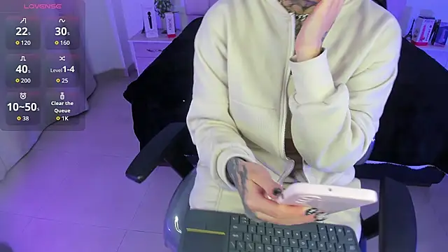 Gyal 8  online show from February 10, 2026, 5:00 am