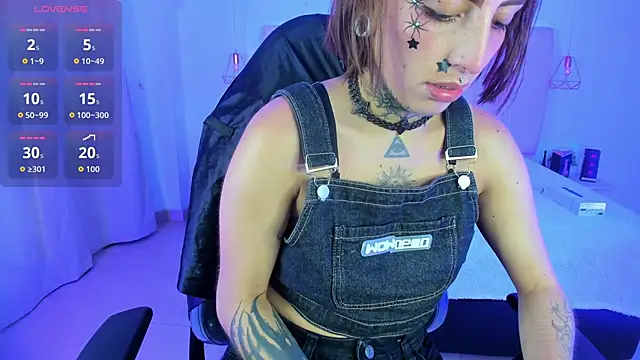 Gyal 8  online show from February 28, 2026, 4:13 am