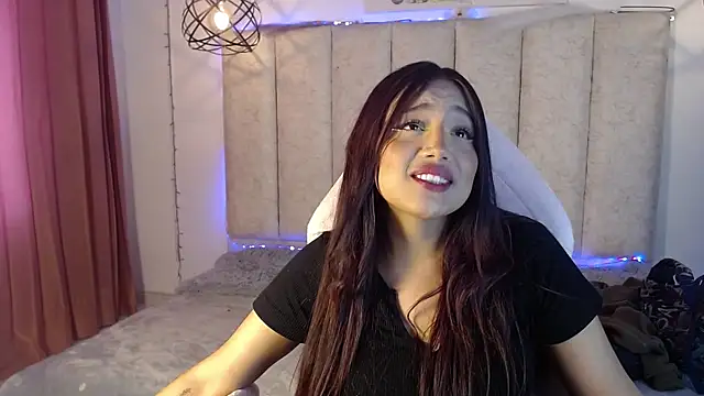 Snapshot of ladymooncs chatting on June 12, 2026, 5:34 pm ladymooncs online show from June 12, 2026, 5:34 pm