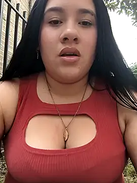 Snapshot of Cloe_27 chatting on September 22, 2025, 8:00 pm Cloe 27 online show from September 22, 2025, 8:00 pm