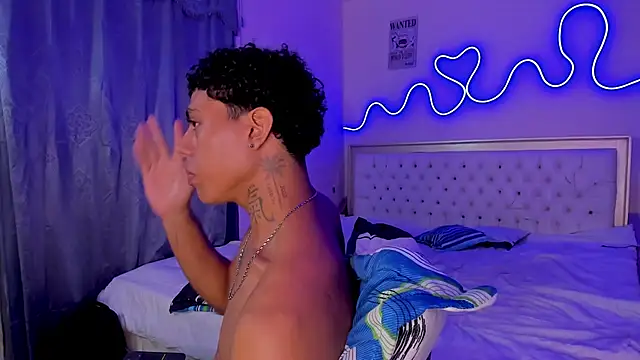 Snapshot of Glader31 chatting on October 3, 2025, 10:29 pm Glader31 online show from October 3, 2025, 10:29 pm