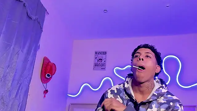 Snapshot of Glader31 chatting on October 27, 2025, 9:19 pm Glader31 online show from October 27, 2025, 9:19 pm