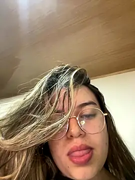 Aphrill online show from September 20, 2025, 10:11 pm