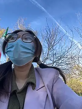 fioralba online show from October 28, 2025, 1:58 pm