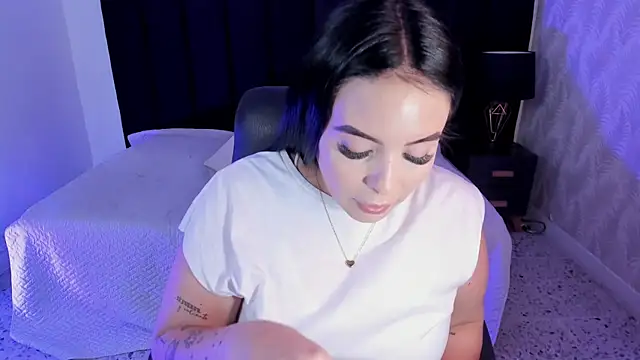 camiladuke7 online show from October 8, 2025, 7:44 pm