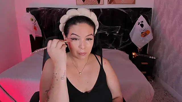 camiladuke7 online show from October 28, 2025, 7:38 pm