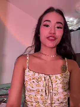 Snapshot of Rouse_Monroe chatting on May 27, 2026, 1:35 am Rouse Monroe online show from May 27, 2026, 1:35 am