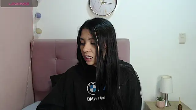 gabriela paris online show from November 20, 2025, 6:13 am