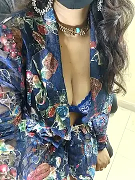 Snapshot of Hey_Jully chatting on September 23, 2025, 5:10 am Hey Jully online show from September 23, 2025, 5:10 am