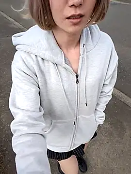 takusaki223 online show from April 24, 2026, 5:10 am