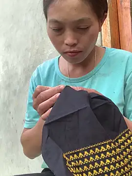 Halyy xx online show from October 18, 2025, 12:02 am