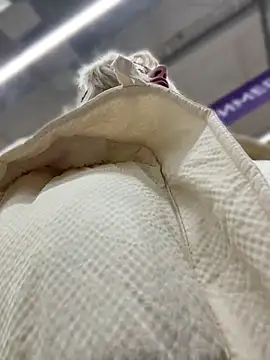 RonnieKiss online show from April 23, 2026, 10:14 am