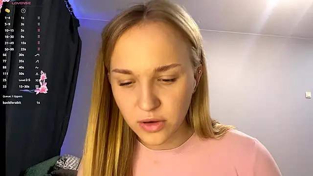 TanekaBoitel online show from October 21, 2025, 11:11 am