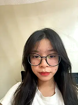 Snapshot of mau15_ chatting on October 23, 2025, 6:13 am mau15 online show from October 23, 2025, 6:13 am