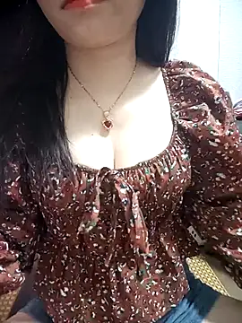 Snapshot of Minssara20 chatting on October 8, 2025, 1:09 pm Minssara20 online show from October 8, 2025, 1:09 pm