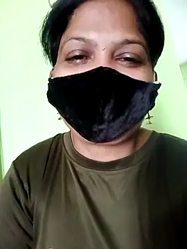 Snapshot of Mona_darling21 chatting on September 24, 2025, 9:45 am Mona darling21 online show from September 24, 2025, 9:45 am