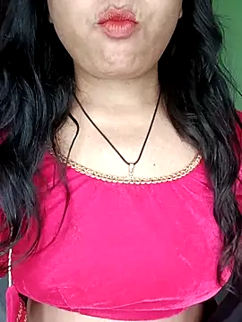 Snapshot of Mona_darling21 chatting on October 6, 2025, 6:33 am Mona darling21 online show from October 6, 2025, 6:33 am