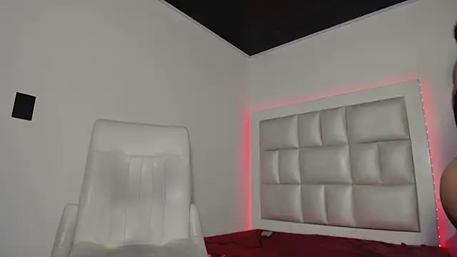 peyton  wat online show from September 26, 2025, 12:31 pm