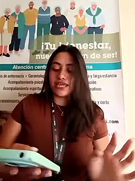 Snapshot of ANDREA-10_ chatting on February 5, 2026, 12:43 pm ANDREA-10 online show from February 5, 2026, 12:43 pm