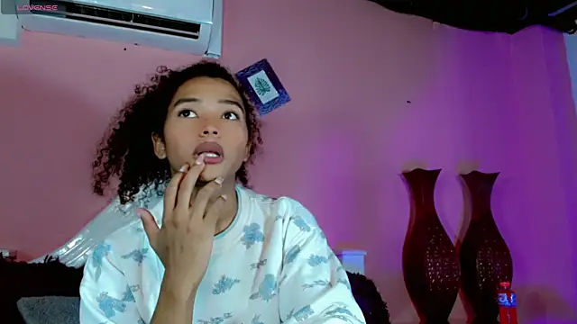  IsabellaRousse online show from November 9, 2025, 7:34 pm