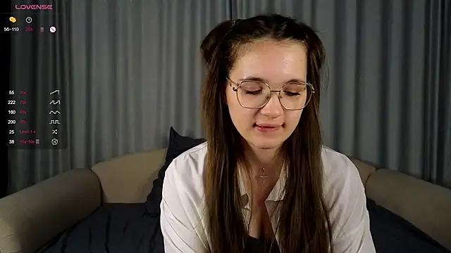 vivyboo111 online show from September 21, 2025, 8:21 pm