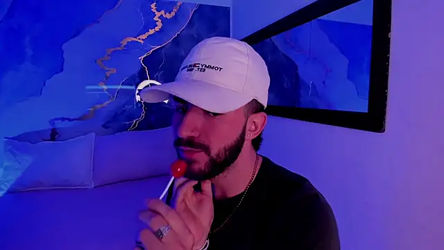 bastian12   online show from October 5, 2025, 3:27 am