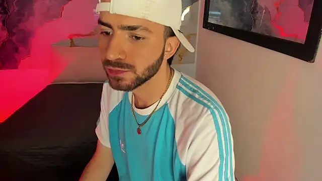 bastian12   online show from October 7, 2025, 3:25 am