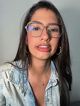 Snapshot of Julieta_Duque chatting on April 22, 2026, 2:25 am Julieta Duque online show from April 22, 2026, 2:25 am
