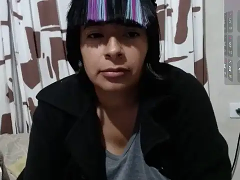 Acelinrose online show from April 8, 2026, 1:27 am