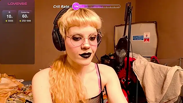 tacodeluxxxe online show from December 2, 2025, 5:41 pm