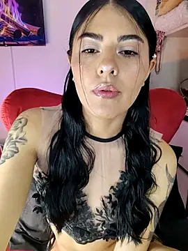 ValeNiitaLuv online show from April 1, 2026, 4:24 am