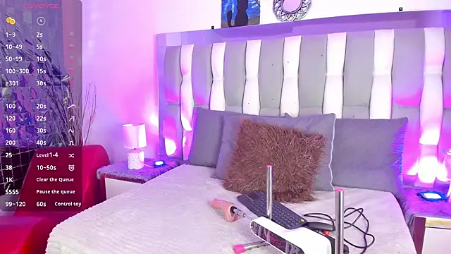 IsaDiiaz online show from November 7, 2025, 4:56 am