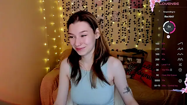 Snapshot of LinaBlossom_ chatting on November 2, 2025, 2:58 am LinaBlossom online show from November 2, 2025, 2:58 am