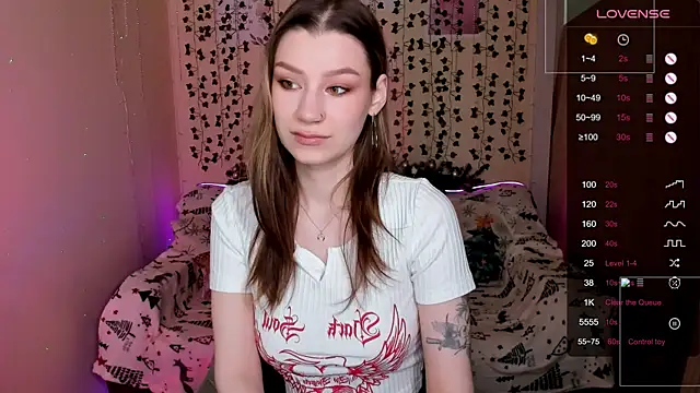 Snapshot of LinaBlossom_ chatting on December 22, 2025, 8:22 am LinaBlossom online show from December 22, 2025, 8:22 am