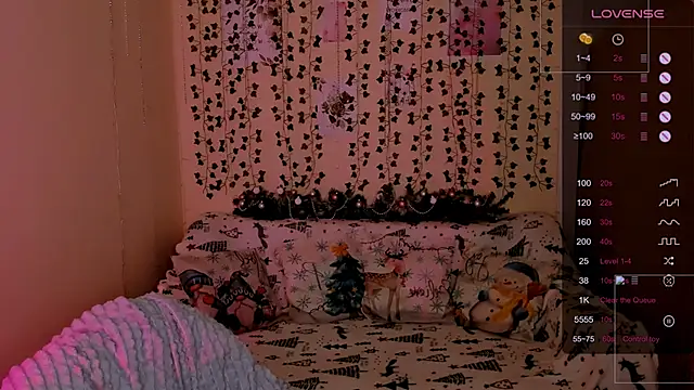 Snapshot of LinaBlossom_ chatting on January 7, 2026, 8:17 am LinaBlossom online show from January 7, 2026, 8:17 am