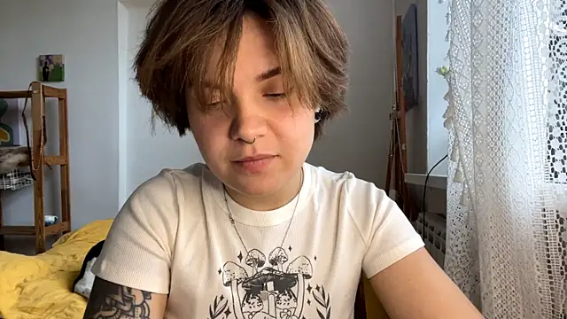 Snapshot of SabrinaFolts chatting on September 20, 2025, 10:05 am SabrinaFolts online show from September 20, 2025, 10:05 am